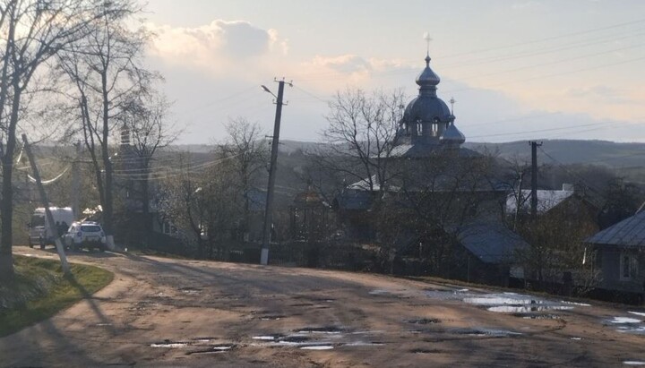 У Верхніх Станівцях віряни попереджають про можливе захоплення