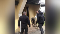 Як можна увірватися в Храм, де звершувалася Літургія?