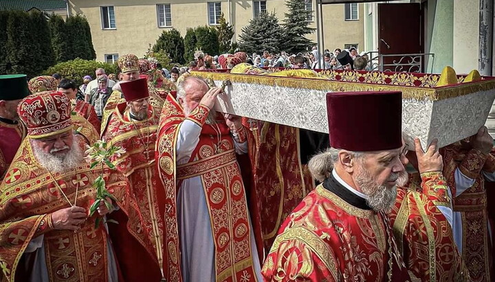 Хресна хода з мощами святителя Єрофея. Фото: church.ua