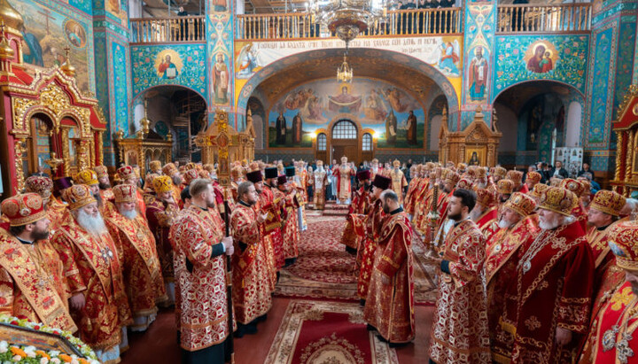 В Феофании состоялась праздничная Литургия в честь годовщины Собора УПЦ