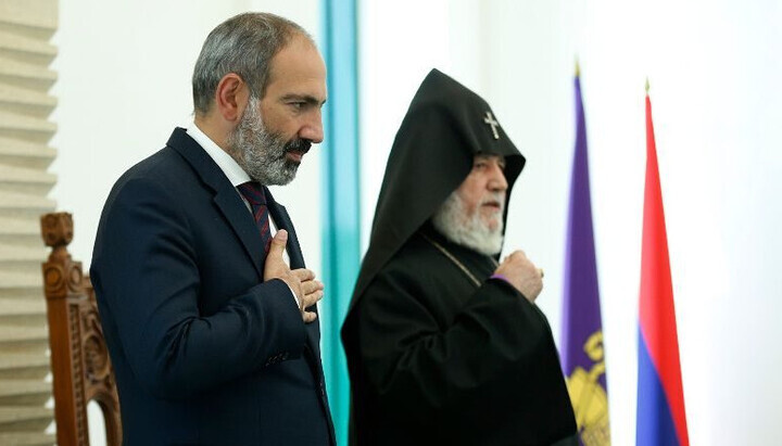 Catholicos of All Armenians and Nikol Pashinyan. Photo: panorama.am