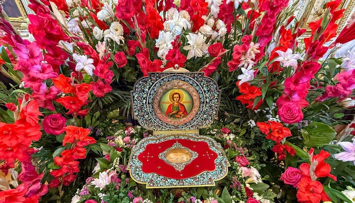 O părticică din moaștele Sfântului Pantelimon din mănăstirea Sfântul Pantelimon din Odesa. Fotografie: Eparhia Odesei a Bisericii Ortodoxe Ucrainene