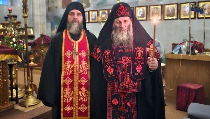 The abbot of theSt Nicholas Monastery in Sharhorod, Archimandrite Paisiy and Hieroschemamonk Job. Photo: Mohyliv-Podilskyi Eparchy
