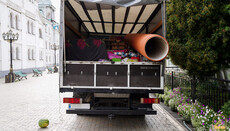 У Святогірську лавру привезли гуманітарну допомогу з Чернівецької єпархії