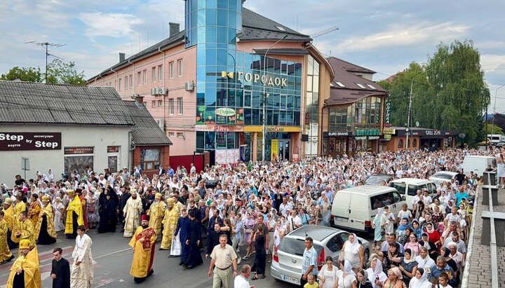 Хресний хід у Хусті. Фото: прес-служба Хустської єпархії