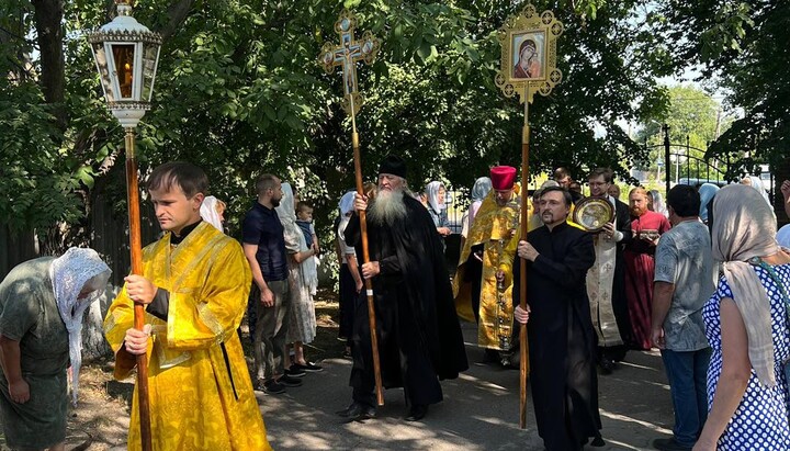 Хресний хід вірян УПЦ у Кам'янському. Фото: Кам'янська єпархія