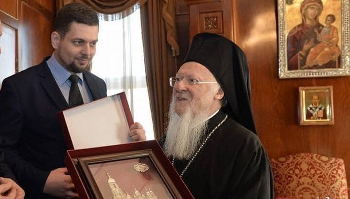 Κοβάλεφ και Πατριάρχης Βαρθολομαίος. Φωτογραφία: Facebook του Κοβάλεφ
