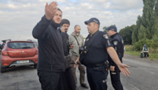 На границе Тернопольщины власти блокировали 100 машин крестоходцев в Почаев