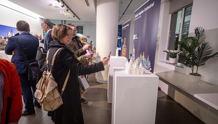 3D Model Exhibition in London. 