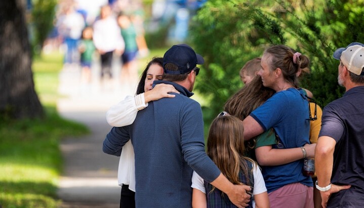 Возле церкви РКЦ в Миннеаполисе, США, 27 августа 2025 года. Фото: Reuters