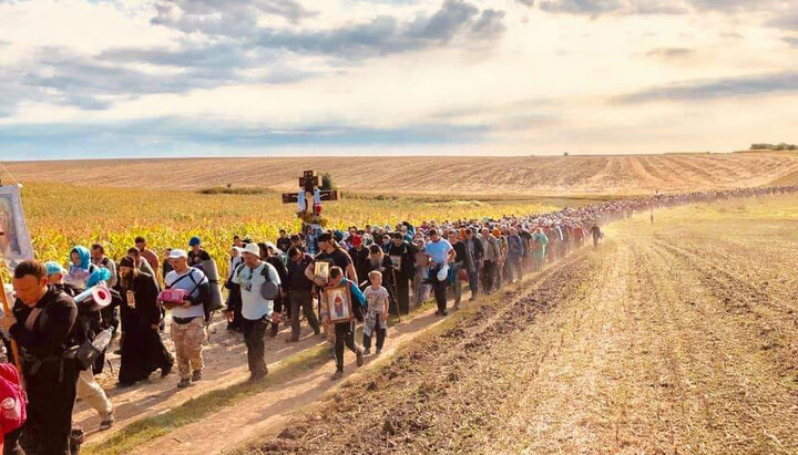 Хресний хід вірян УПЦ до Почаївської лаври. Серпень 2025 року. Фото: romfea