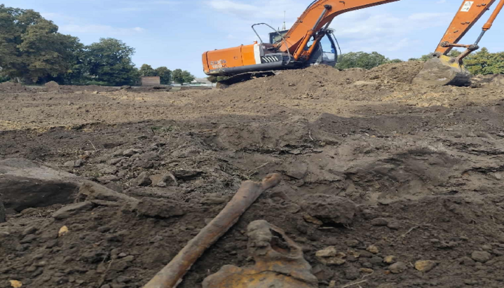 Мэр Переяслава потревожил останки монахов Вознесенского монастыря. Фото: Фейсбук Николая Томенко