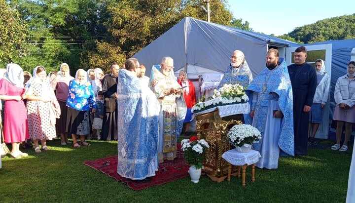 Літургія у Васлововцях. Фото: facebook.com/orthobuk