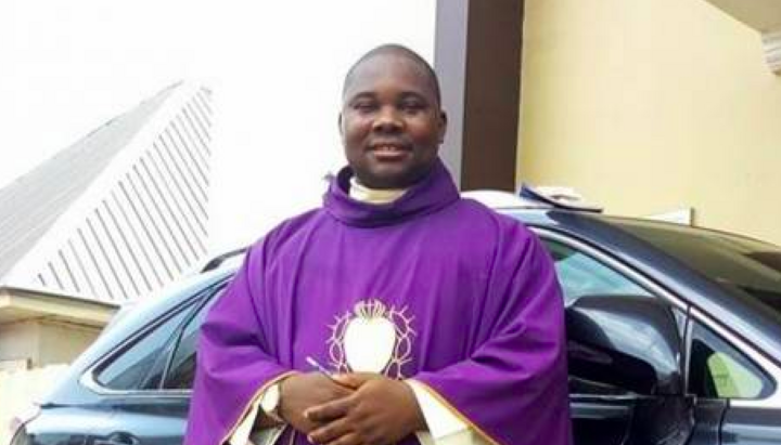 Отец Мэтью Эйя, настоятель прихода святого Чарльза. Фото: tribune chretienne