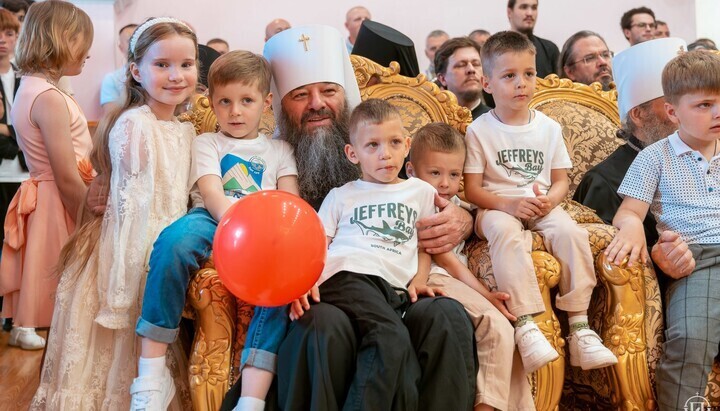 Митрополит Лонгин рассказал, что его детский дом хотят ликвидировать