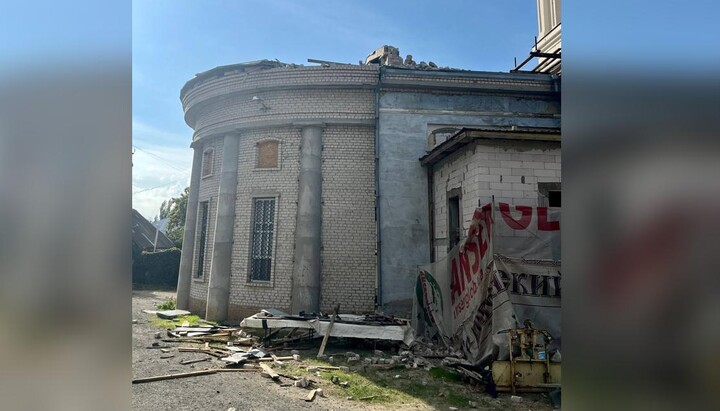 Damage to the Dormition Cathedral in Kherson after the morning shelling. Photo: Kherson eparchy of the UOC