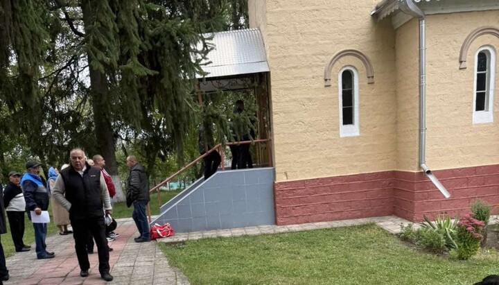 Взлом храма УПЦ в Нагорянах. Фото: СПЖ