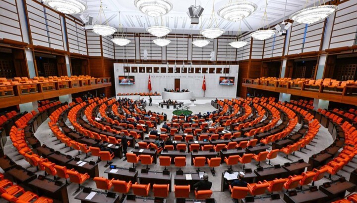 Turkey's government tightening punishment for LGBT propaganda