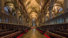 Church of England halts blessing same-sex couples