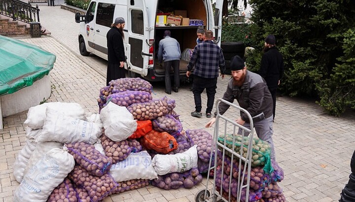 Humanitarian aid from UOC Volyn Eparchy delivered to Sviatohirsk Lavra