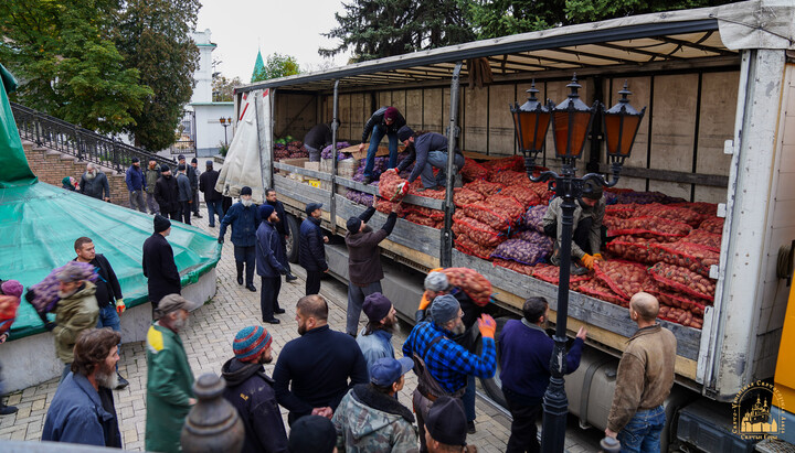 Από την Επισκοπή Τσερνοβτσί παραδόθηκαν 27 τόνοι ανθρωπιστικής βοήθειας στο Ντονμπάς