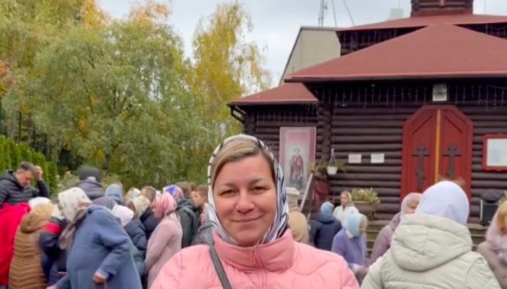 Прихожани Пантелеймонівського храму УПЦ у Вишгороді. Фото: скріншот з відео