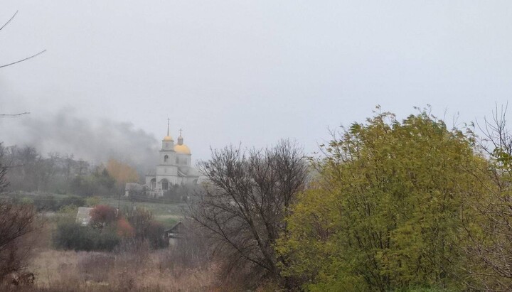 In Hryshyne, Protection Church catches fire after shelling