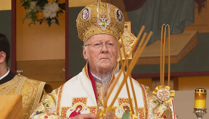 Στο Βουκουρέστι ο Πατριάρχης Βαρθολομαίος υπό τις κραυγές «Ανάθεμα» μνημόνευσε τον Ντουμένκο