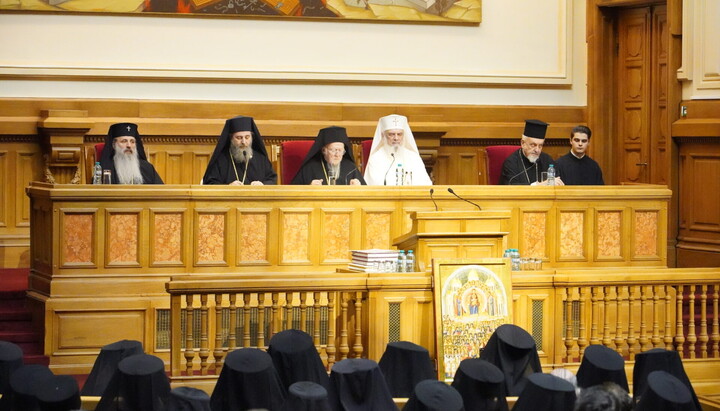 Patriarch Bartholomew addressing the Romanian Synod. Photo: Nikos Papachristou