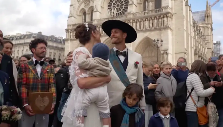 Notre-Dame de Paris hosts first wedding in 30 years