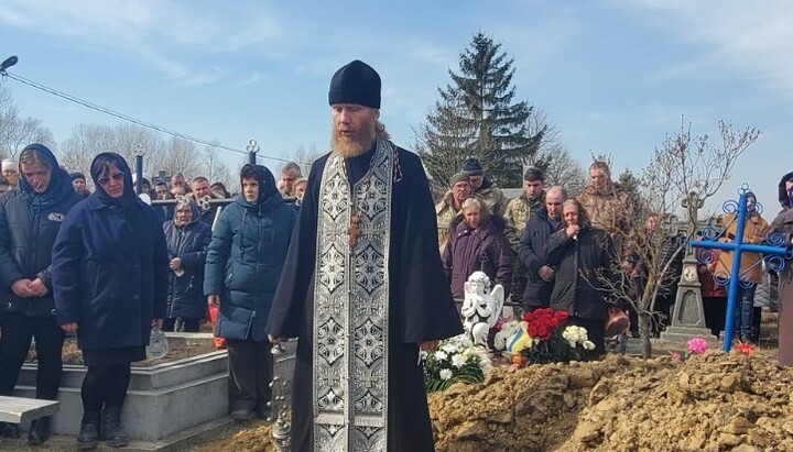 ТЦК πήρε τον ηγούμενο του ναού στο χωριό Μαρσέντσι της Βουκοβίνας