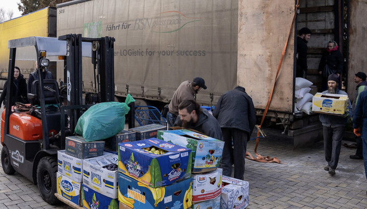 Humanitarian aid from Chernivtsi Eparchy of UOC delivered to Sviatohirsk Lavra