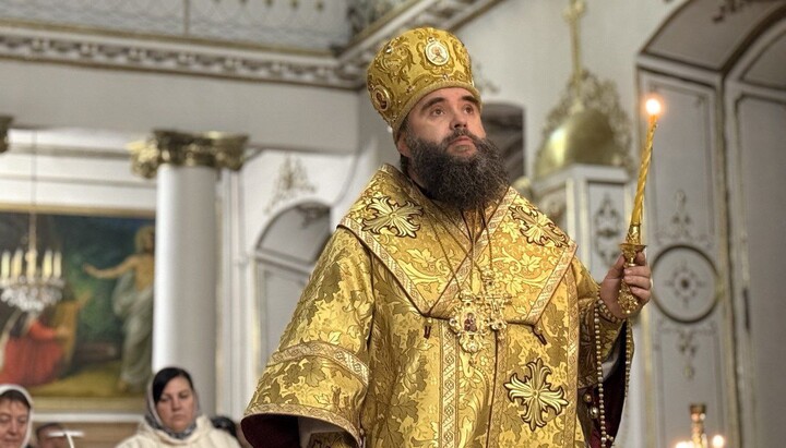 Στη Δνίπρο, οι υπάλληλοι του ΤΚΚ κράτησαν για αρκετές ώρες τον αρχιεπίσκοπο της Ουκρανικής Ορθόδοξης Εκκλησίας.