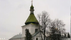 В Переяславе власть решила силой выселить приход УПЦ из Михайловского храма