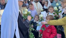 Metropolitan Augustine celebrates Liturgy in Paris