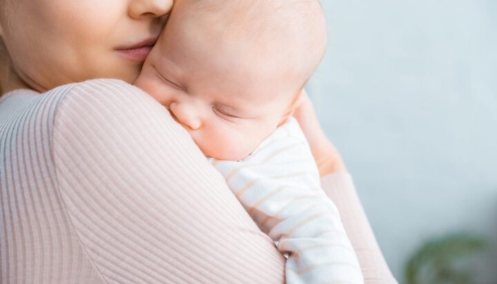 OMS solicită asigurarea accesului egal la FIV pentru cuplurile de același sex