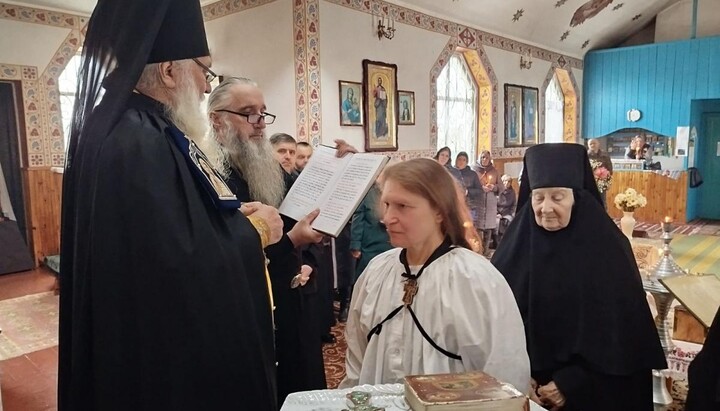 Монаший постриг інокині Сосипатри (Кондратюк), яку нарекли ім'ям Євфимія. Фото: Пресслужба Андрушівського благочиння Житомирської єпархії УПЦ