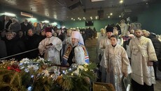 <p>У Володимирі гнана громада УПЦ відсвяткувала Різдво у тимчасовому храмі</p>