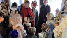 В Крутах гонимый приход УПЦ встретил Рождество в приспособленном помещении