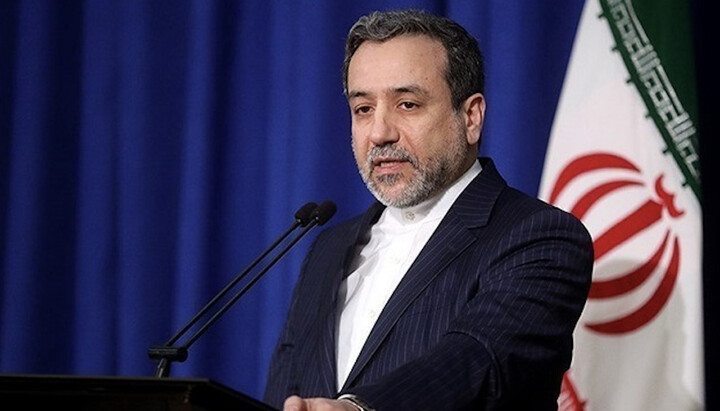 Autoritățile din Iran au acuzat protestatarii de incendierea a 350 de moschei