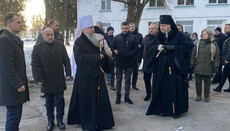 Στο Βλαντιμίρ ο Ντουμένκο τέλεσε «λειτουργία» στον κατειλημμένο από την ΟΠΕ Ναό της Κοιμήσεως της Θεοτόκου