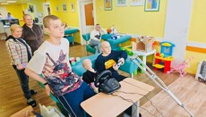 Το Κοινωνικό Τμήμα της ΟΠΕ παρέδωσε παιχνιδοκονσόλες σε 7 παιδικά νοσοκομεία του Κιέβου