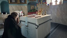 В Молдове епископа и верующих Молдавской митрополии заблокировали в храме