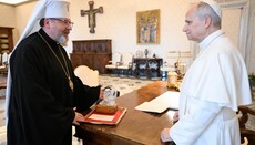 Шевчук опять пригласил папу в Киев и подарил ему «голубя мира»