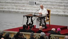 Ο Πάπας απαγόρευσε στους κληρικούς να γράφουν κηρύγματα χρησιμοποιώντας τεχνητή νοημοσύνη