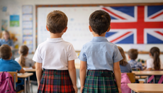 В Британии христиане выступили против идеи платьев для мальчиков в школе