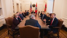 Στις ΗΠΑ απαγόρευσαν να αφαιρούν παιδιά από γονείς που δεν αναγνωρίζουν τη «διαφυλική μετάβασή» τους