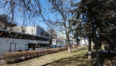 На «службу» Думенка до Лаври «парафіян» звозили з інших областей