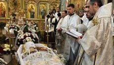 В ПЦУ отпевали клирика в погребальном покрове на церковнославянском