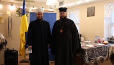 Σε τζαμί «επίσκοπος» της ΠΕΥ και εμπειρογνώμονες της ΓΕΣΣ έφαγαν σε ιφτάρ κατά τη διάρκεια του Ραμαζανίου